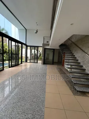 4chbre Duplex dans Francis Gweh, Cocody à Louer