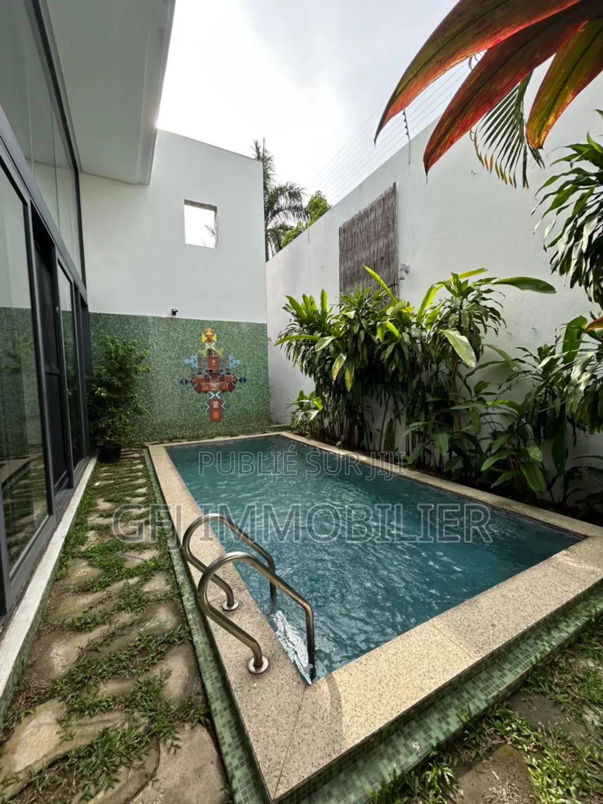 4chbre Duplex dans Francis Gweh, Cocody à Louer