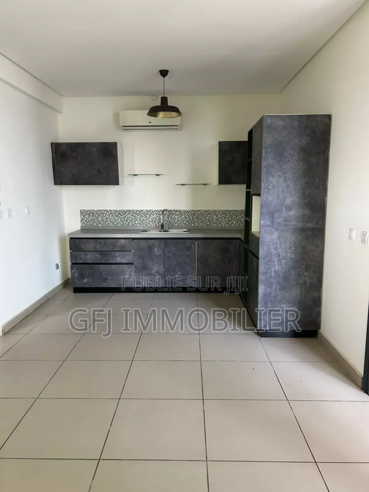 4chbre Duplex dans Francis Gweh, Cocody à Louer