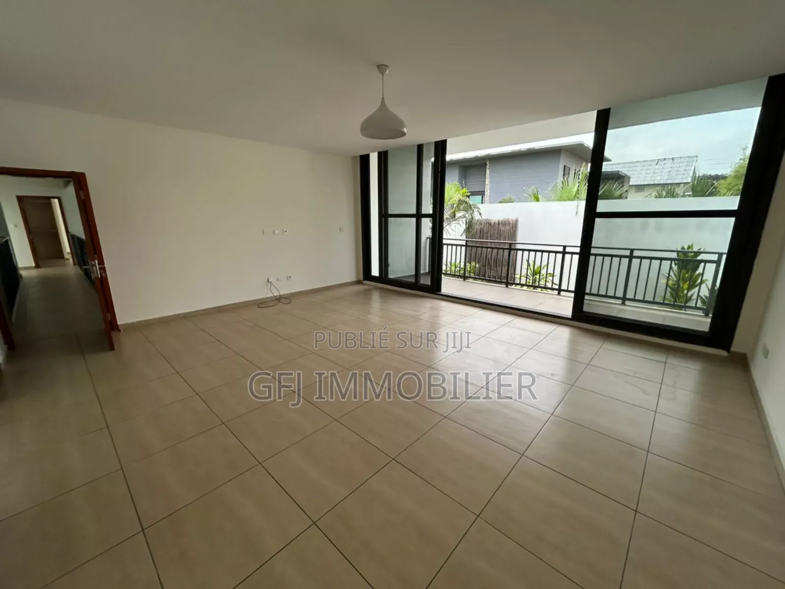 4chbre Duplex dans Francis Gweh, Cocody à Louer