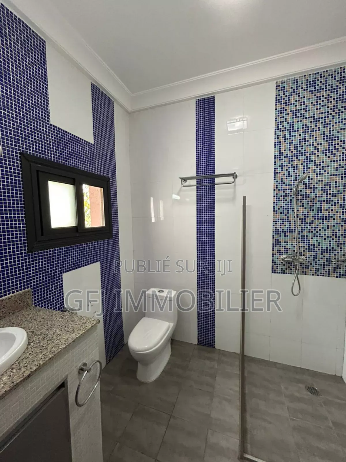 4chbre Duplex dans Francis Gweh, Cocody à Louer