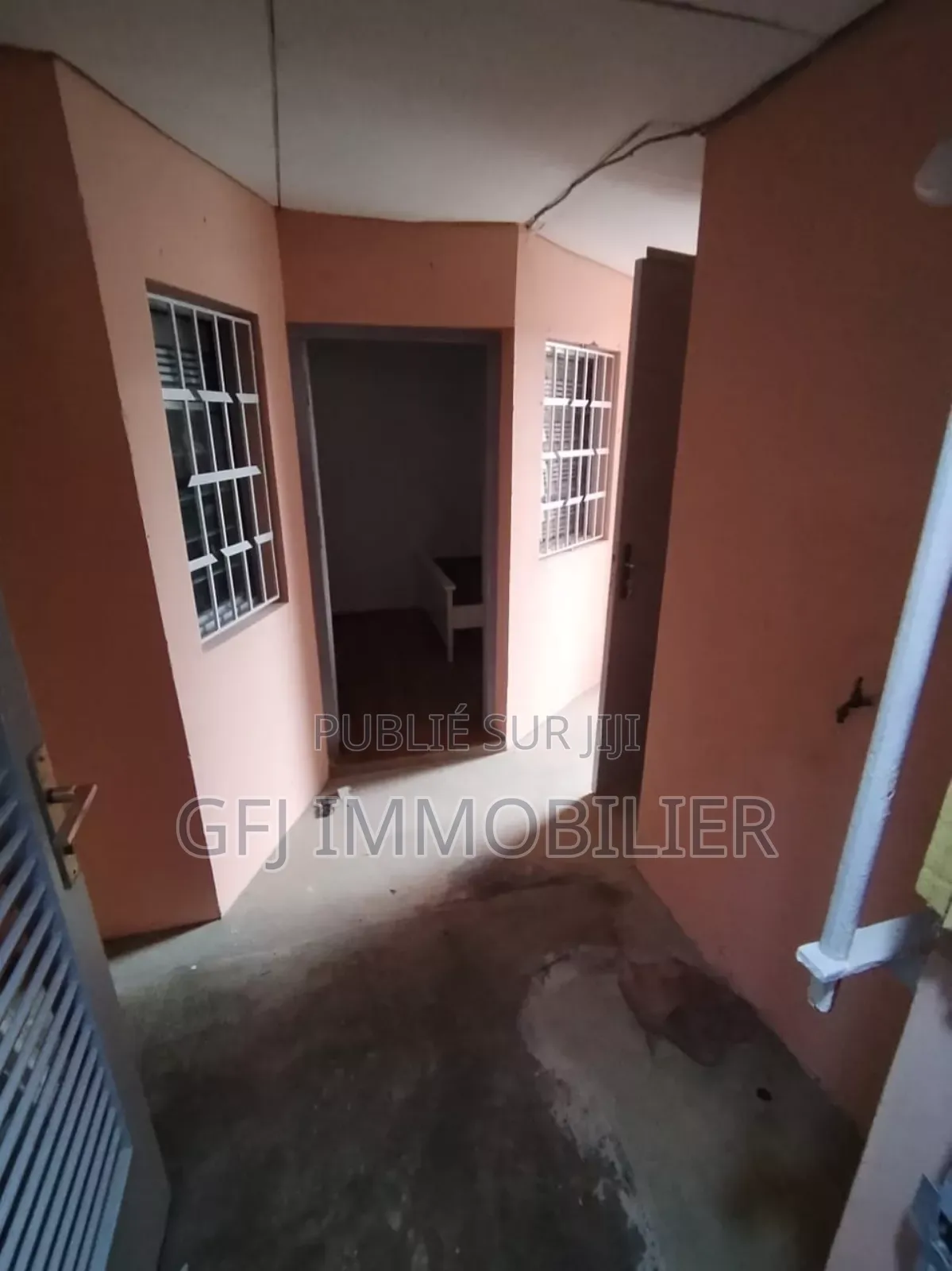 4chbre Villa dans Francis Gweh, Cocody à Louer