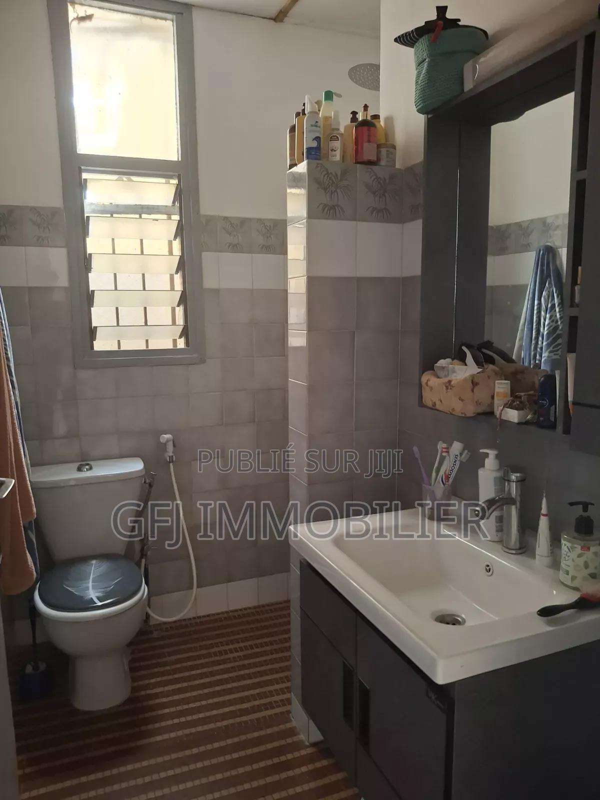 4chbre Villa dans Francis Gweh, Cocody à Louer