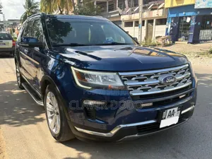 Ford Explorer 2018 Bleu