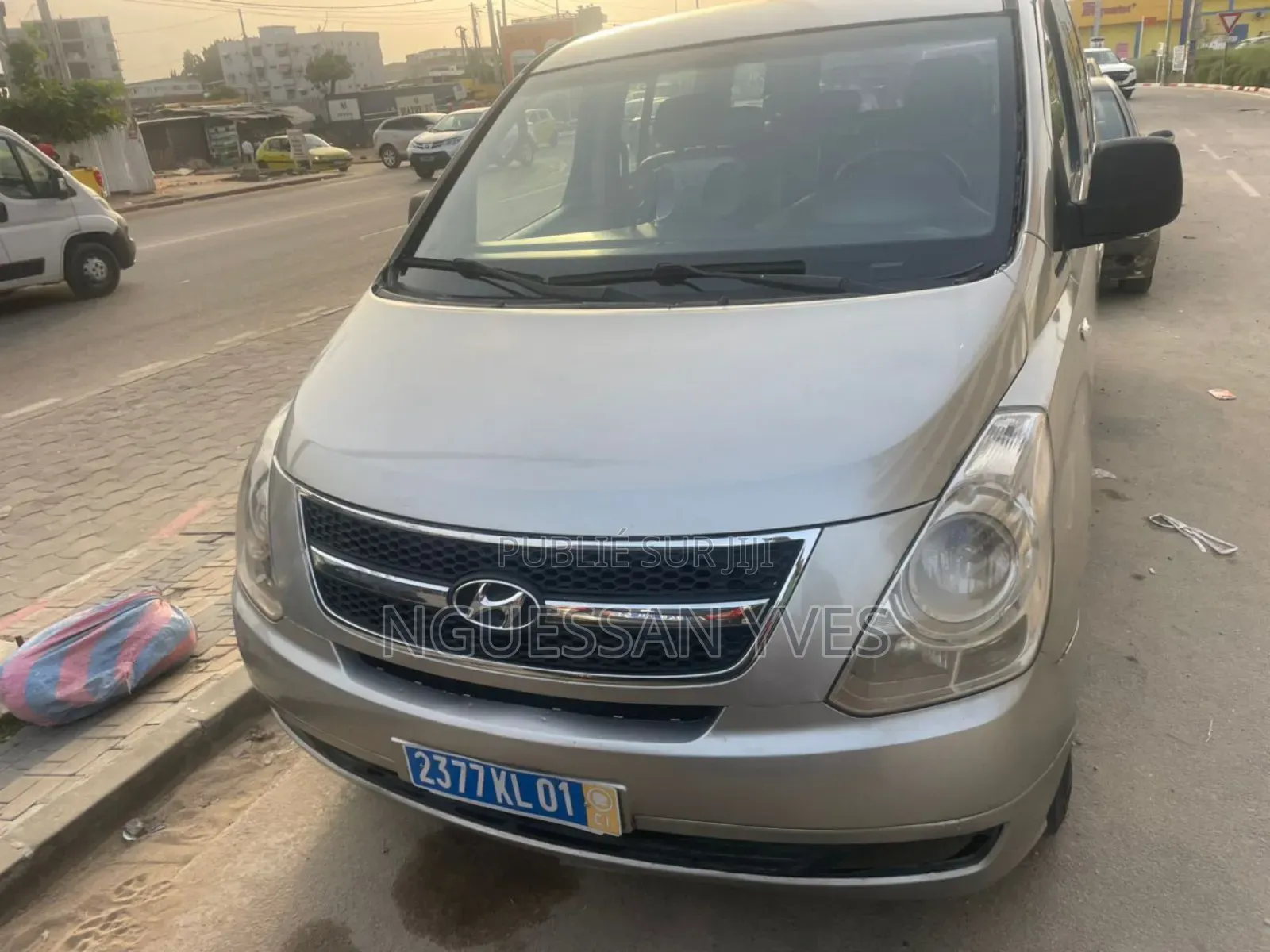 Hyundai H1 2015 Beige