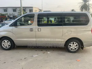 Hyundai H1 2015 Beige