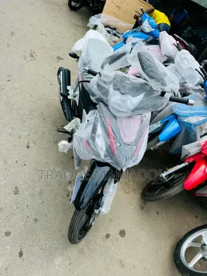 Nouveau TVS Apache RTR 160 4V Fi 2024 Blanc