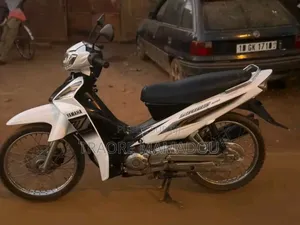 Nouveau Yamaha Majesty 2022 Noir