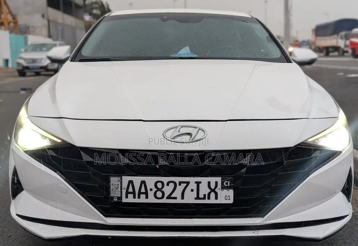 Hyundai Elantra Limited 2022 Blanc
