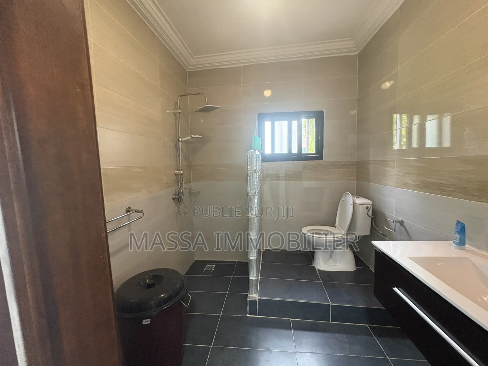 4chbre Appartement dans Massa Immobilier, Cocody à Louer