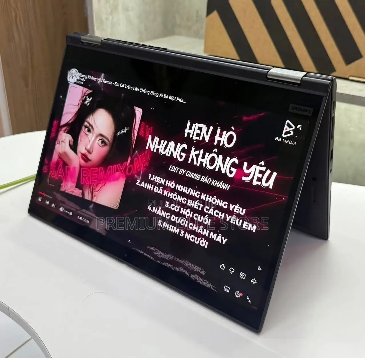 Nouveau Lenovo Yoga 260 16GB Intel Core i5 SSD 512GB