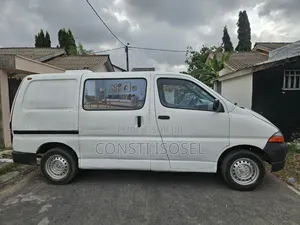 Toyota HiAce 1998 Blanc