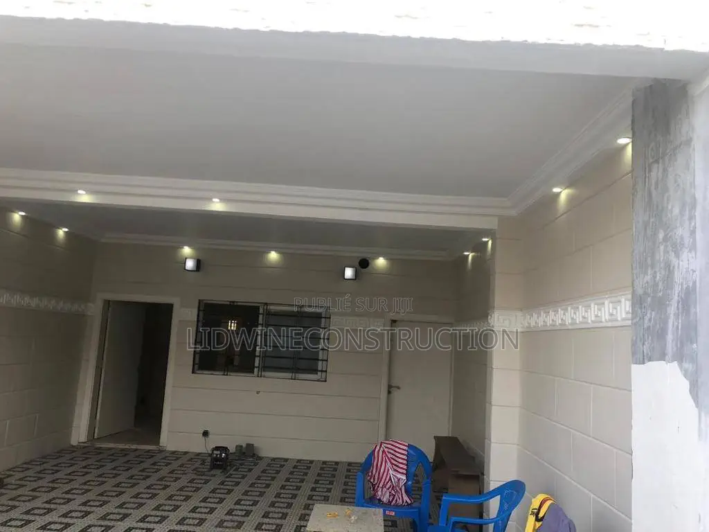 6chbre Villa dans Cocody à Vendre
