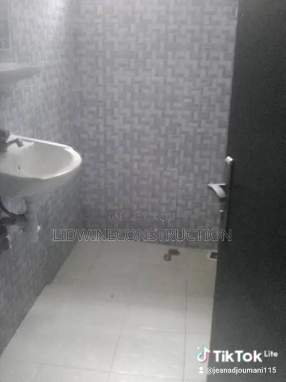 3chbre Appartement dans Deux Plateaux à Vendre