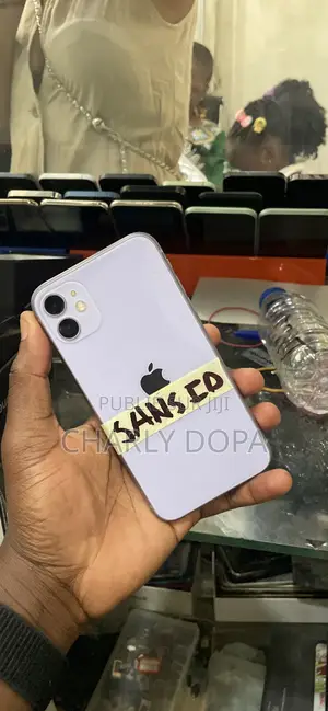 Apple iPhone 11 64 GB Violet