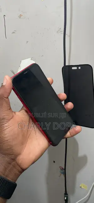 Apple iPhone 11 64 GB Rouge