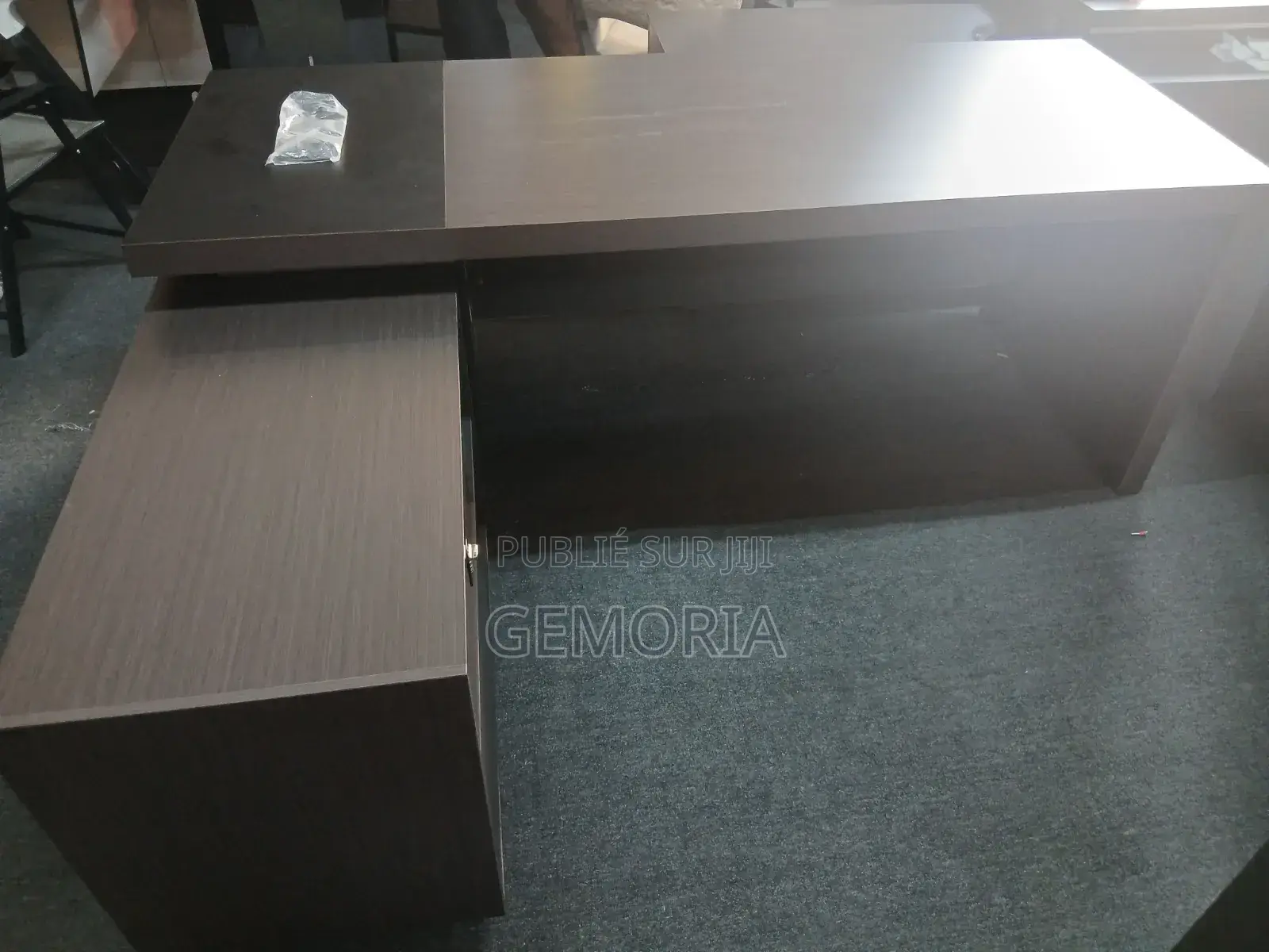 Bureau De Direction En "L" – Design Minimaliste Professionnel