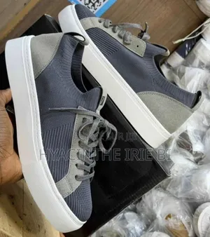 Zara Sneakes Original Qualité Irréprochable P40-45 Style,