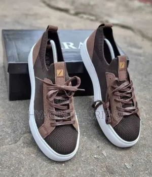 Zara Sneakes Original Qualité Irréprochable P40-45 Style,