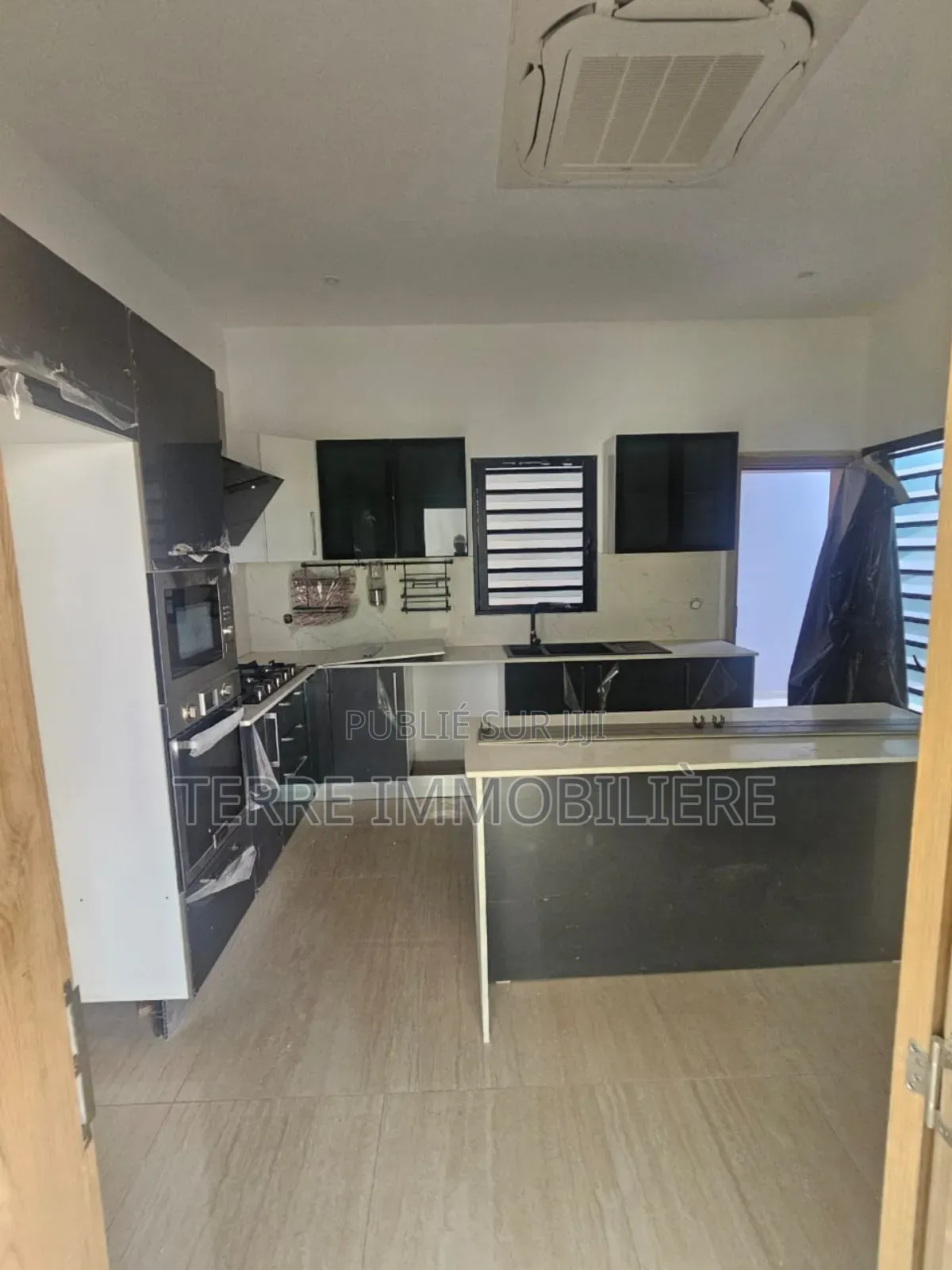4chbre Duplex dans La Terre Immobilière, Cocody à Louer