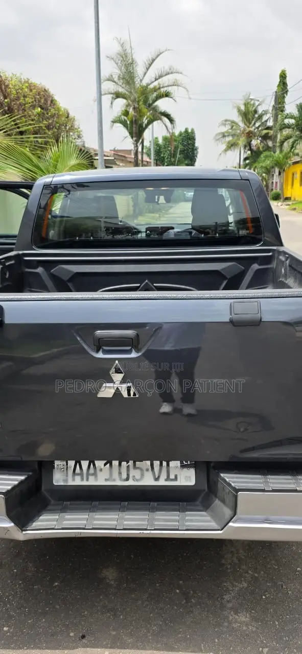 Mitsubishi L200 2025 Noir Mat