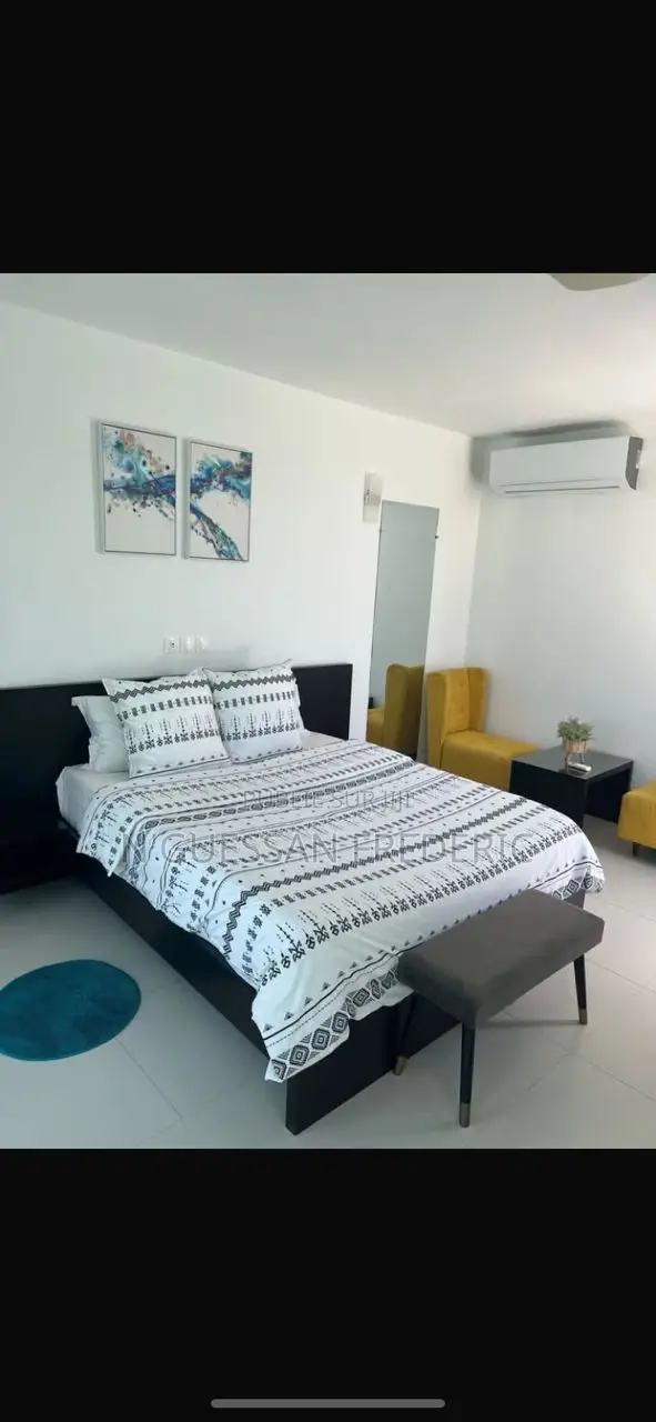 Villa 5 Pièces Meublée Avec Piscine en Bordure Lagune À Assinie