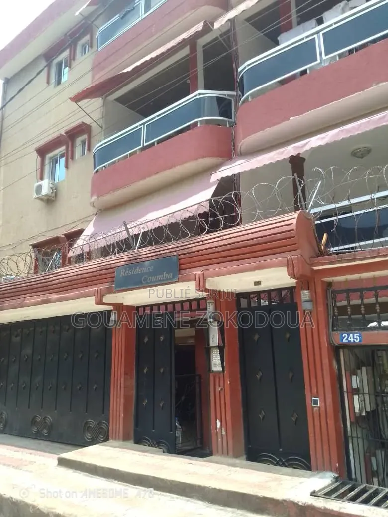 3chbre Appartement dans Gouamené Immobilier, Cocody à Louer