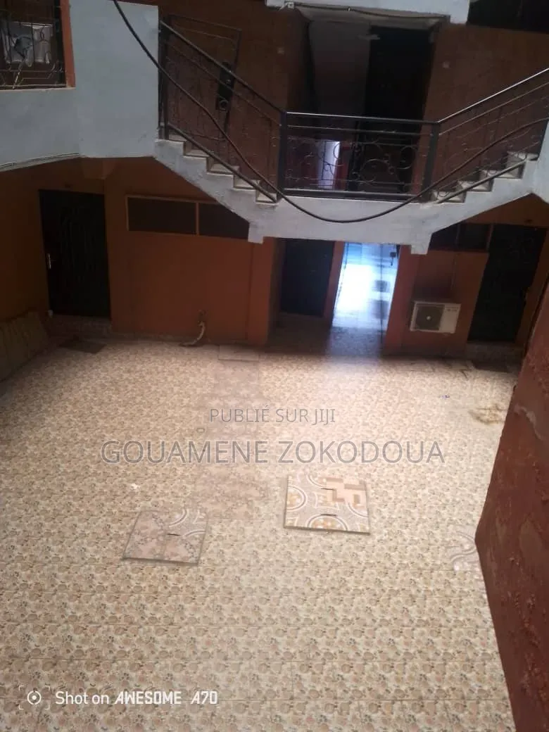 3chbre Appartement dans Gouamené Immobilier, Cocody à Louer
