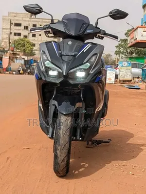 Nouveau Yamaha DT175 2023 Noir
