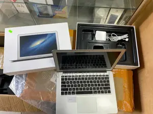 Nouveau Apple MacBook Air 2017 8GB Intel Core i5 HDD 250GB