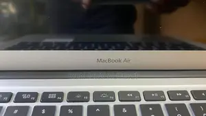 Nouveau Apple MacBook Air 2017 8GB Intel Core i5 HDD 250GB