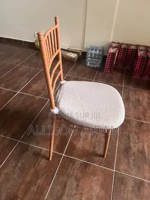 Chaises Chiavari Renovées Avec Coussins