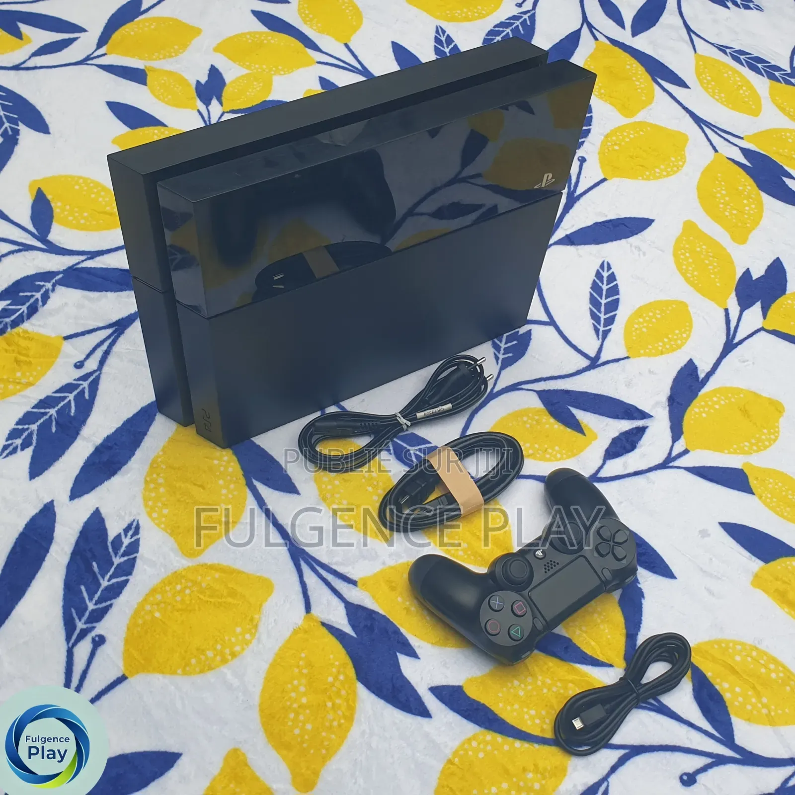Ps4 Fat en Vente, Très Bon État Avec 15 Jeux, l'État Est De 10/10