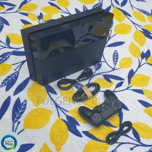 Ps4 Fat en Vente, Très Bon État Avec 15 Jeux, l'État Est De 10/10