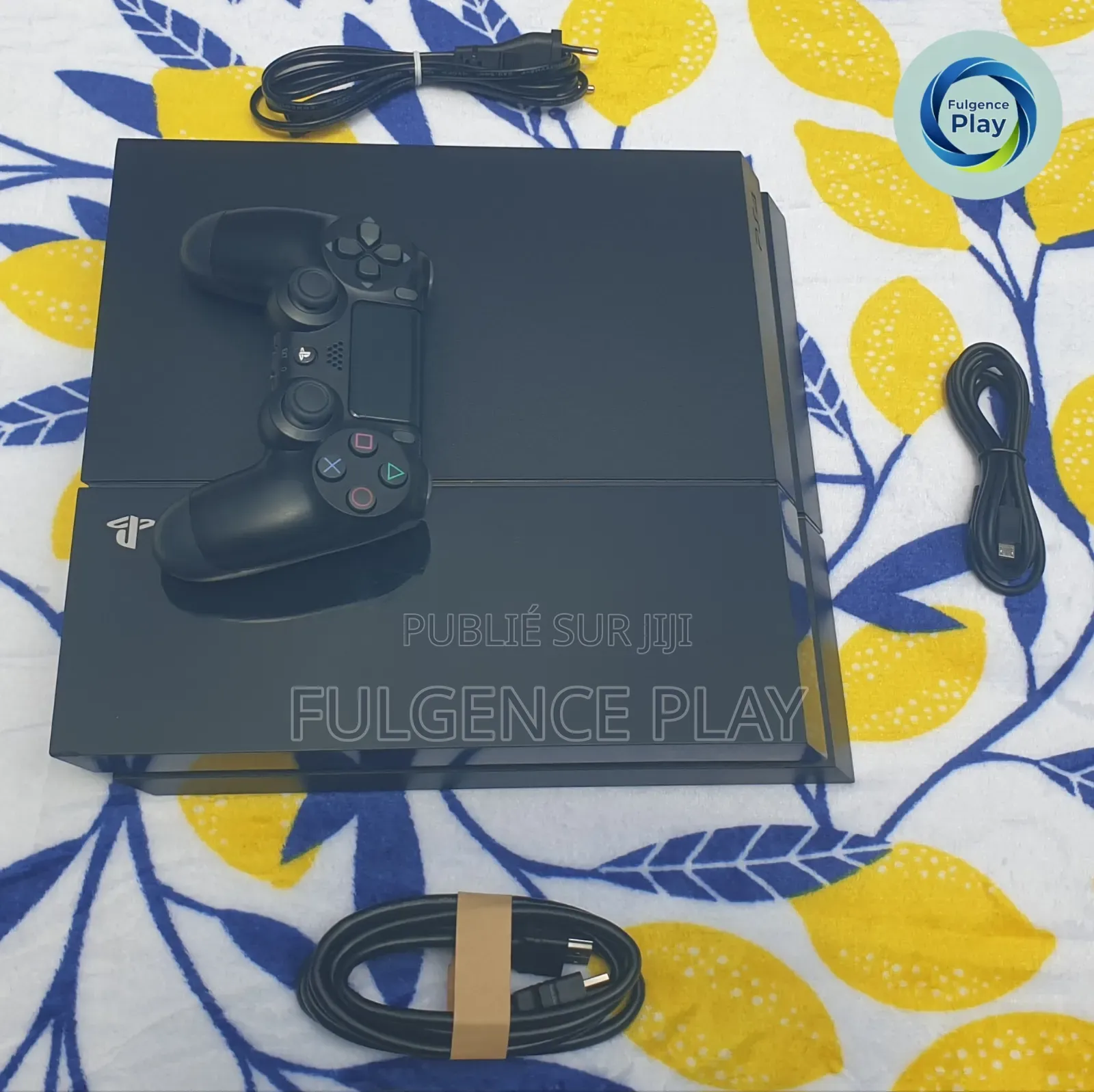 Ps4 Fat en Vente, Très Bon État Avec 15 Jeux, l'État Est De 10/10