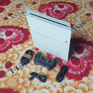 Ps4 Fat en Vente, Très Bon État Avec 15 Jeux, l'État Est De 10/10