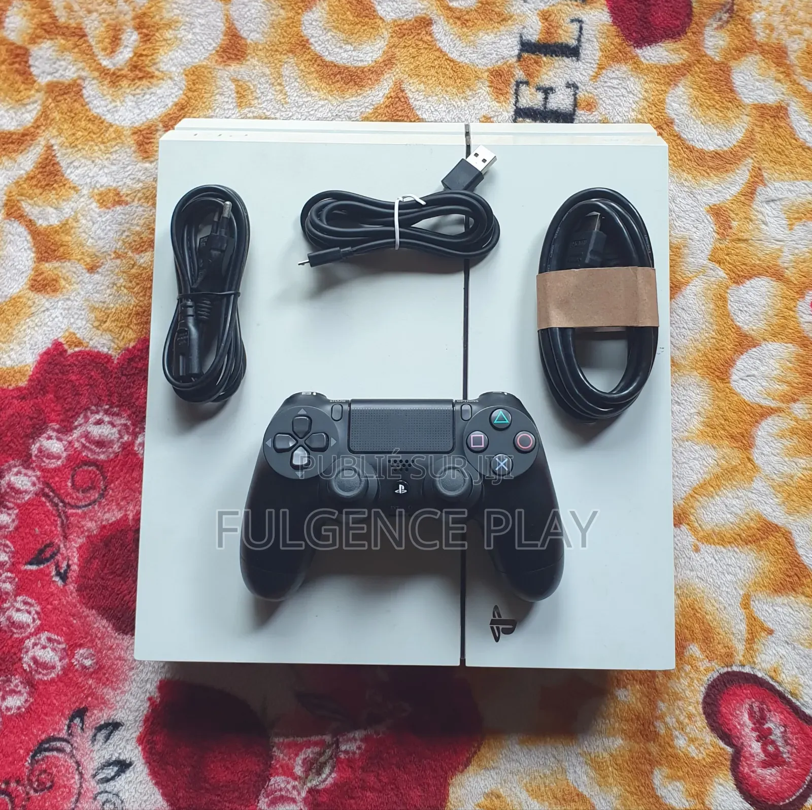 Ps4 Fat en Vente, Très Bon État Avec 15 Jeux, l'État Est De 10/10
