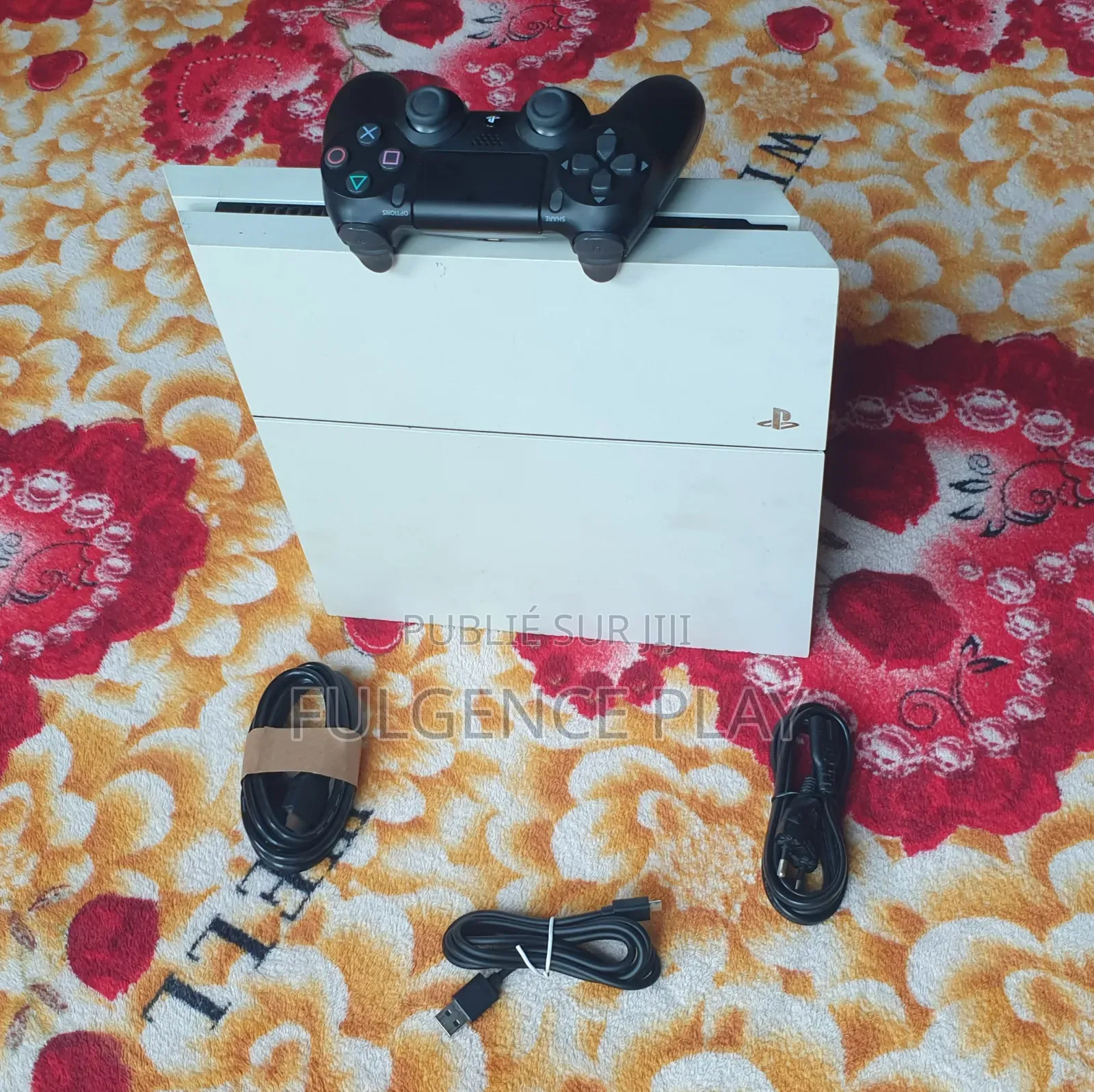 Ps4 Fat en Vente, Très Bon État Avec 15 Jeux, l'État Est De 10/10