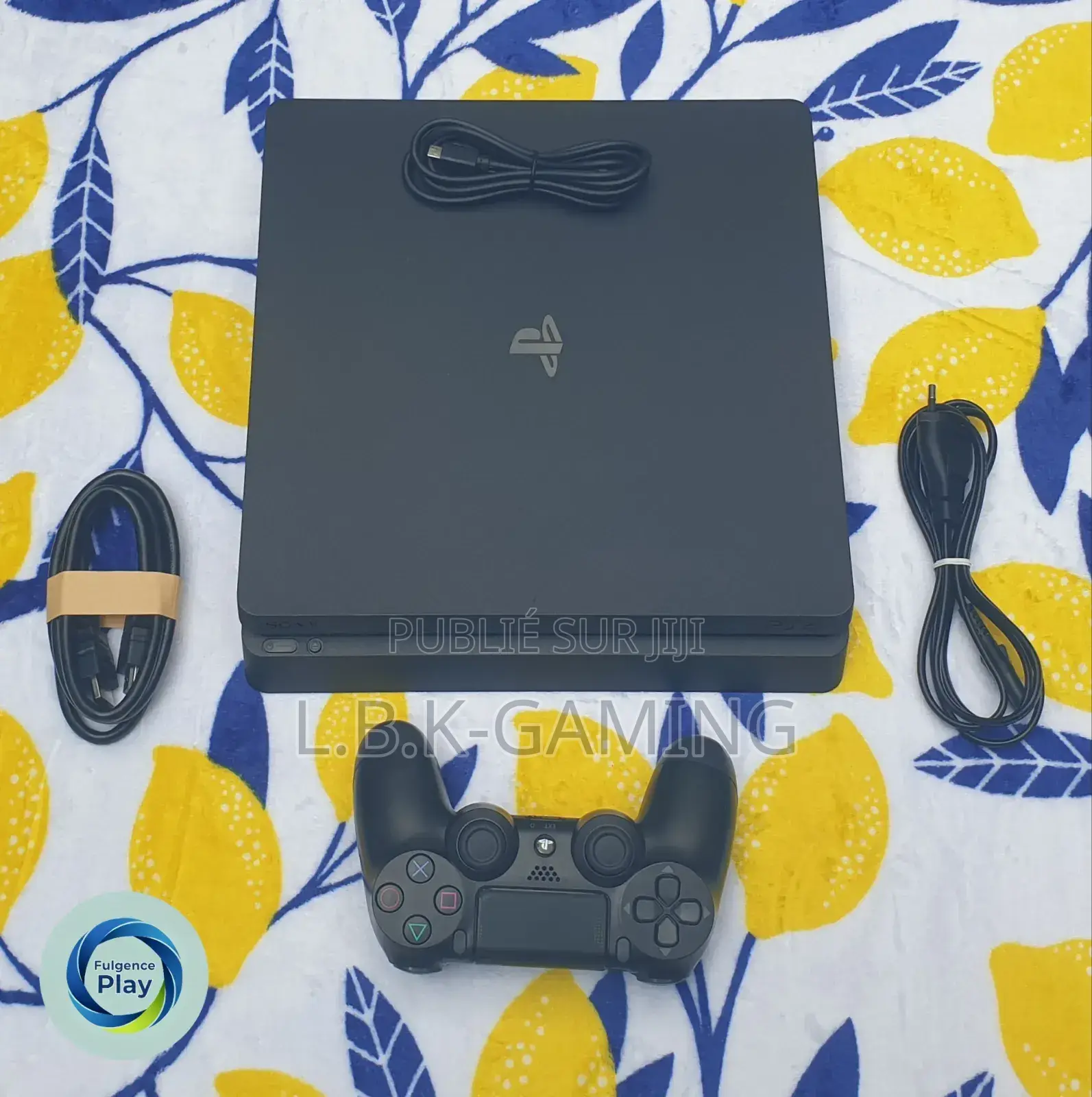 Ps4 Slim en Vente, Très Bon État Avec 15 Jeux, l'État Est De 10/10