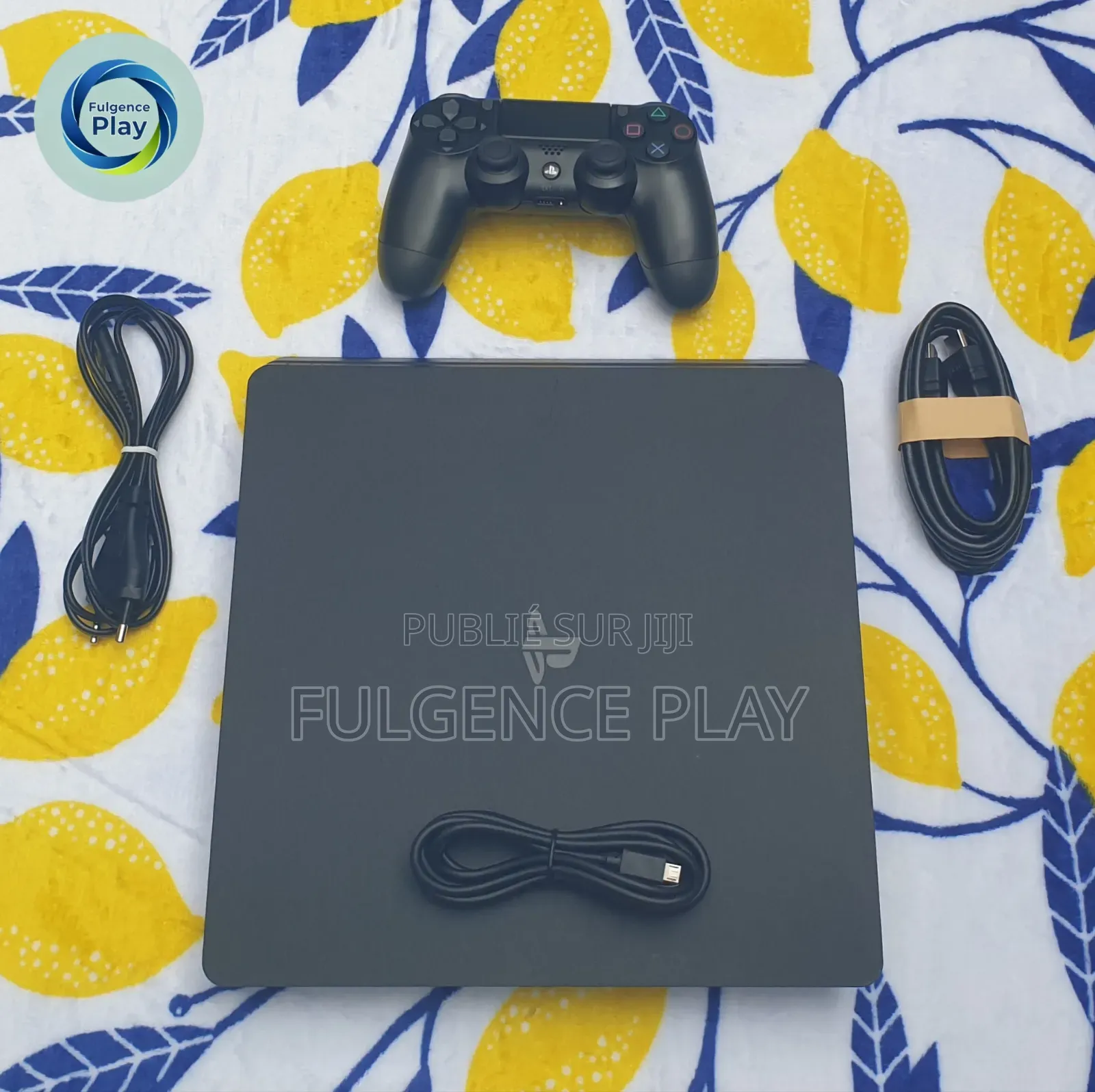 Ps4 Slim en Vente, Très Bon État Avec 15 Jeux, l'État Est De 10/10