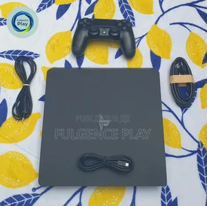 Ps4 Slim en Vente, Très Bon État Avec 15 Jeux, l'État Est De 10/10