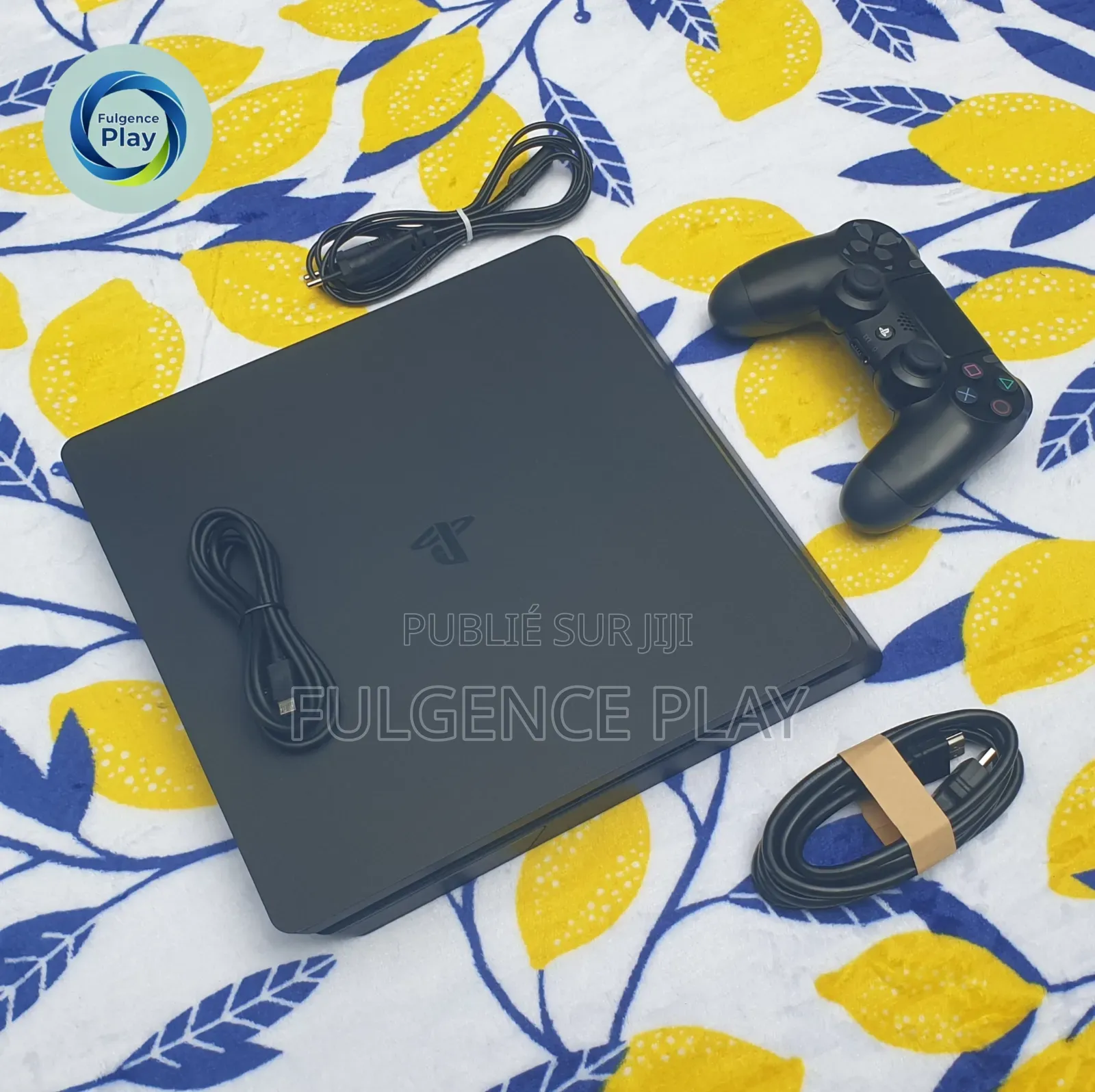 Ps4 Slim en Vente, Très Bon État Avec 15 Jeux, l'État Est De 10/10