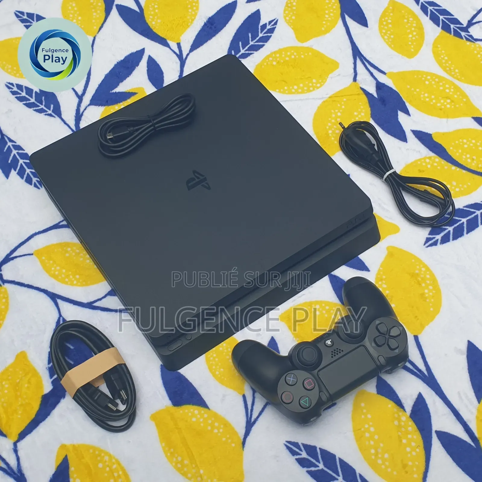 Ps4 Slim en Vente, Très Bon État Avec 15 Jeux, l'État Est De 10/10