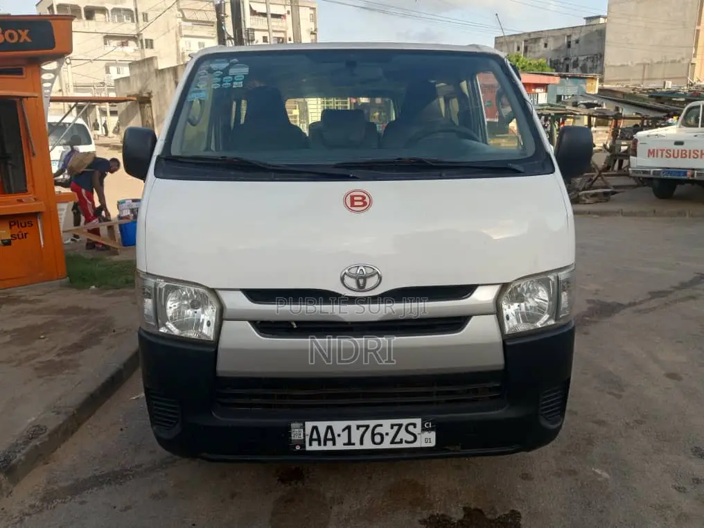 Hyundai Aero 2015 Blanc
