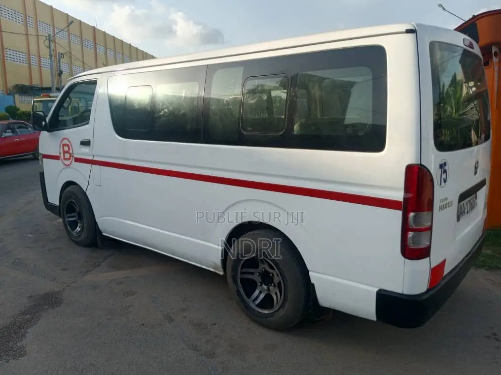 Hyundai Aero 2015 Blanc