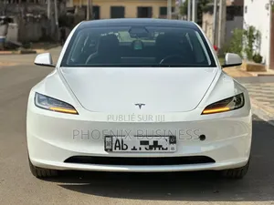 Tesla Model 3 2024 Blanc
