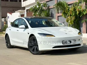 Tesla Model 3 2024 Blanc