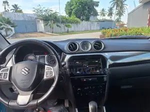 Suzuki Vitara 2018 Bleu