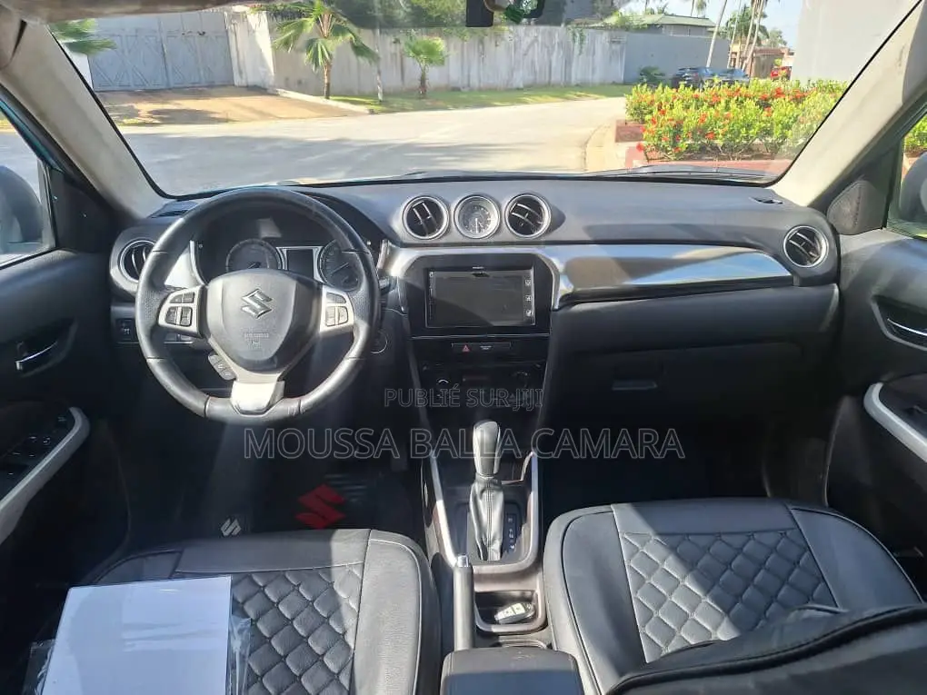 Suzuki Vitara 2018 Bleu
