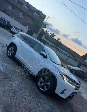 Nouveau Mercedes-Benz C300 2024 Noir